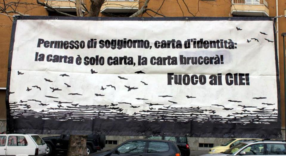 striscione-fuoco-ai-cie.jpg